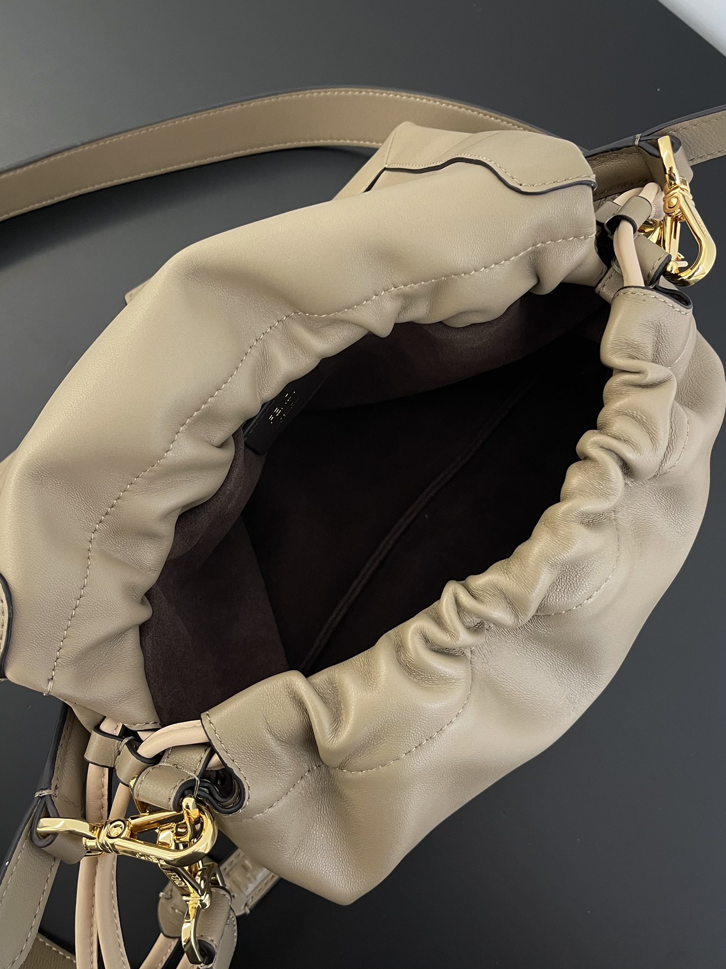 Fendi-Mamma Baguette - Dove Grey