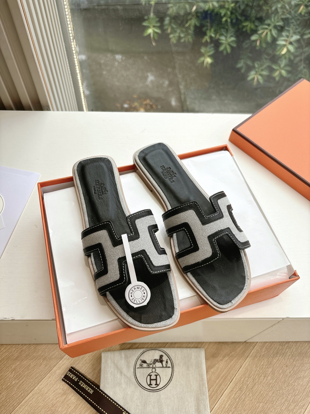 HERMÈS Slide Sandals