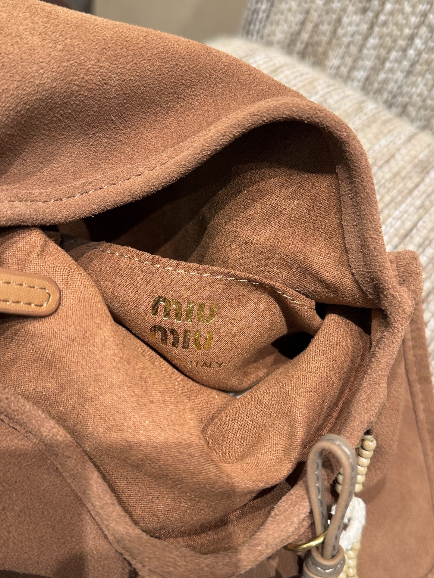 MIUMIU-ROM THE RUNWAY Suede bag with trick