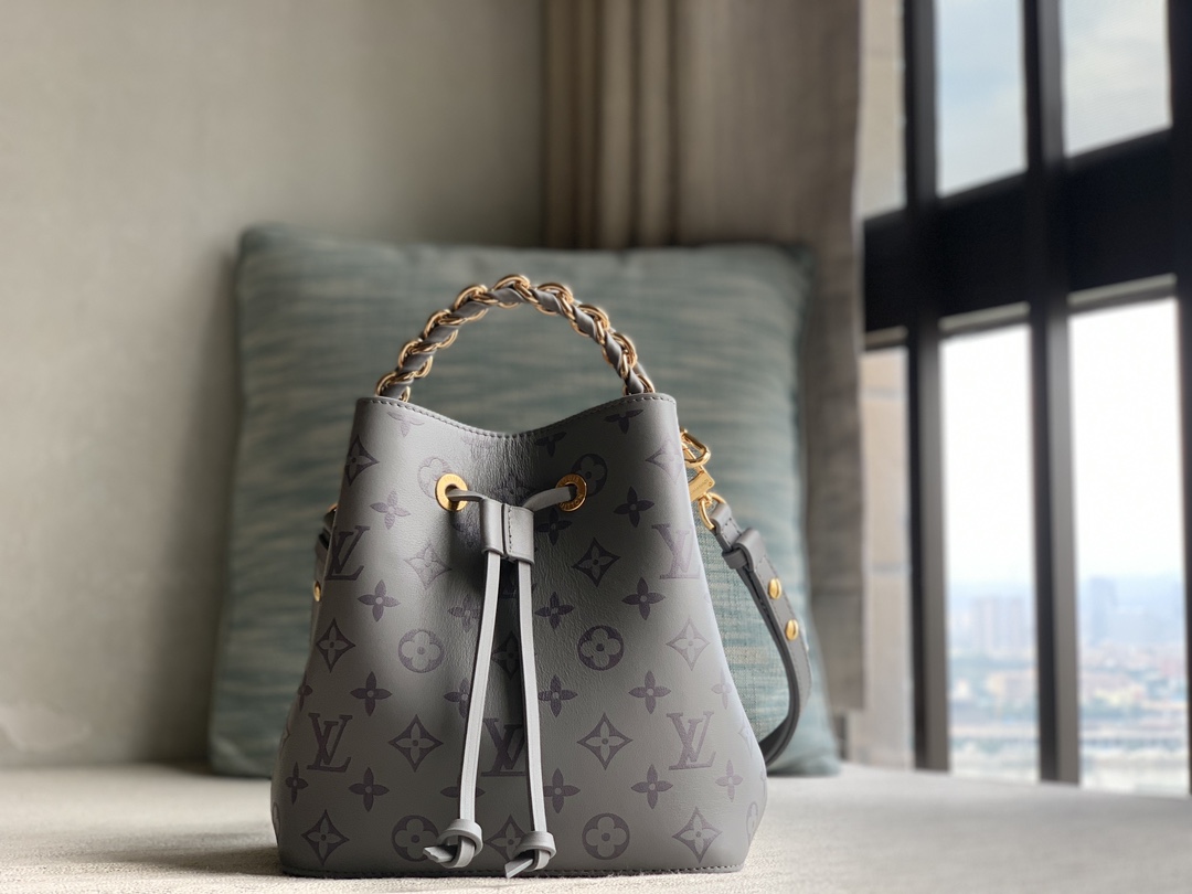 Louis Vuitton M12749 Néonoé BB