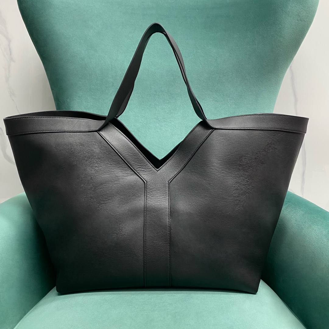 y tote in leather
