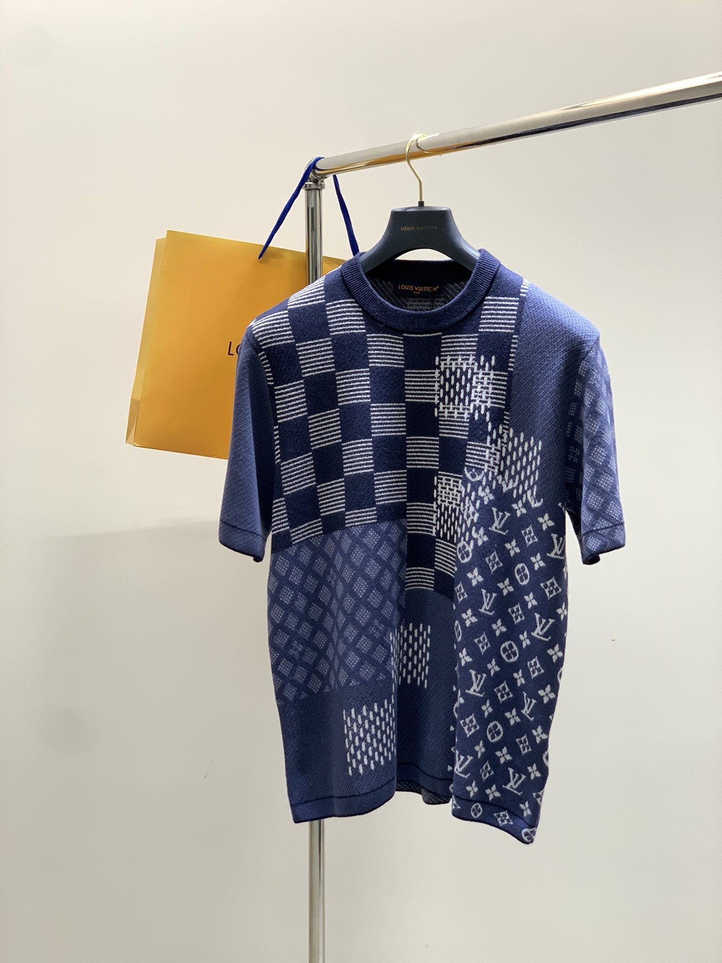 LV 1AIMC1 Fashion Show Short-Sleeved Knitted Crewneck