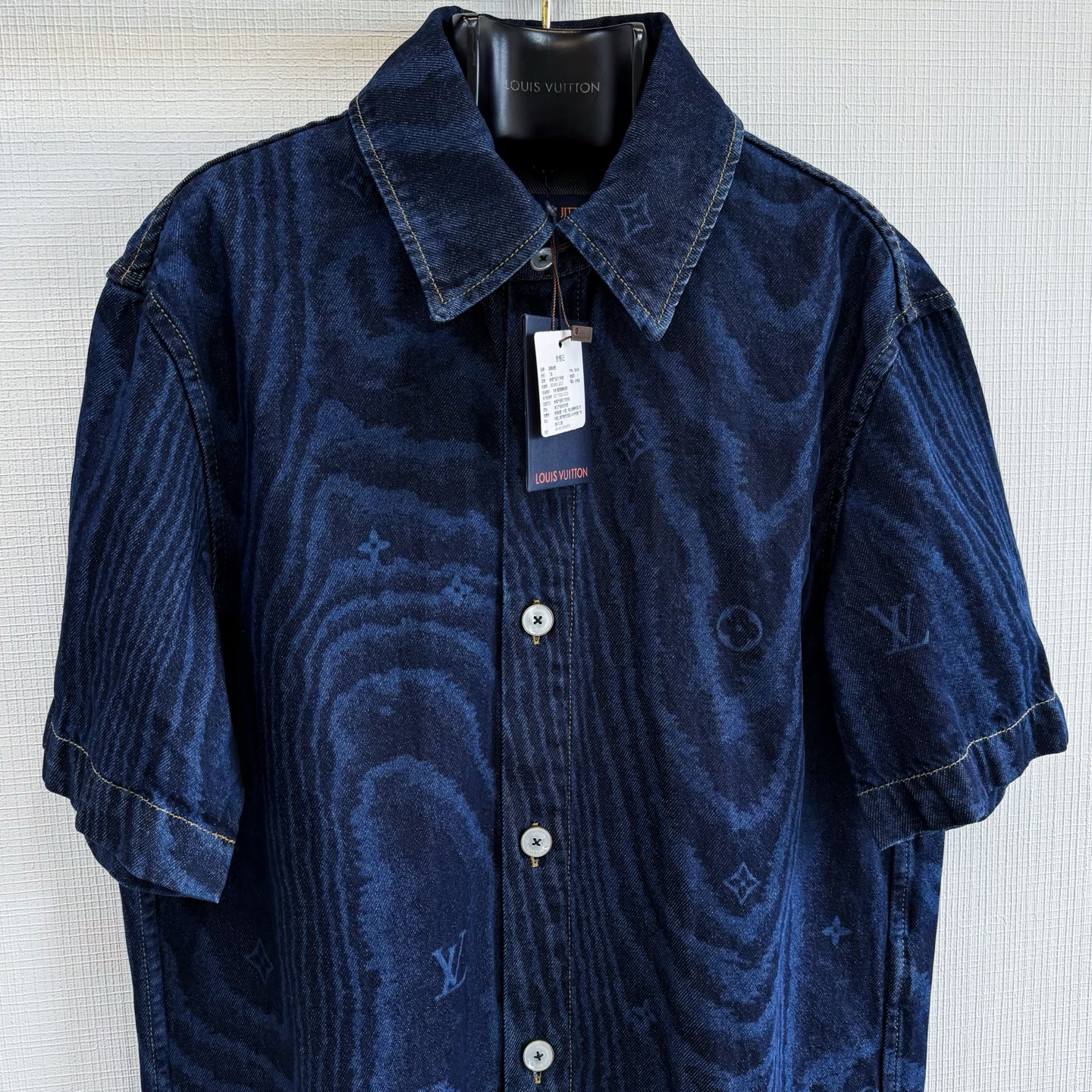 Louis Vuitton 1AHVVH Short-Sleeved Denim Shirt