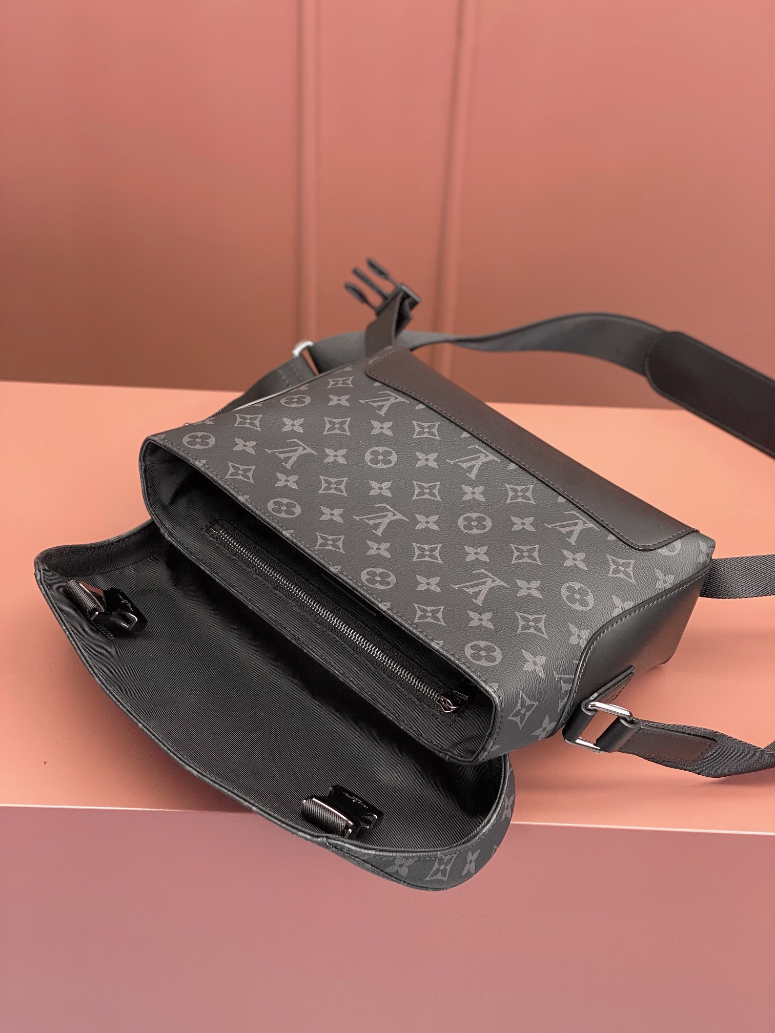 LV-M40511 Messenger PM Voyager