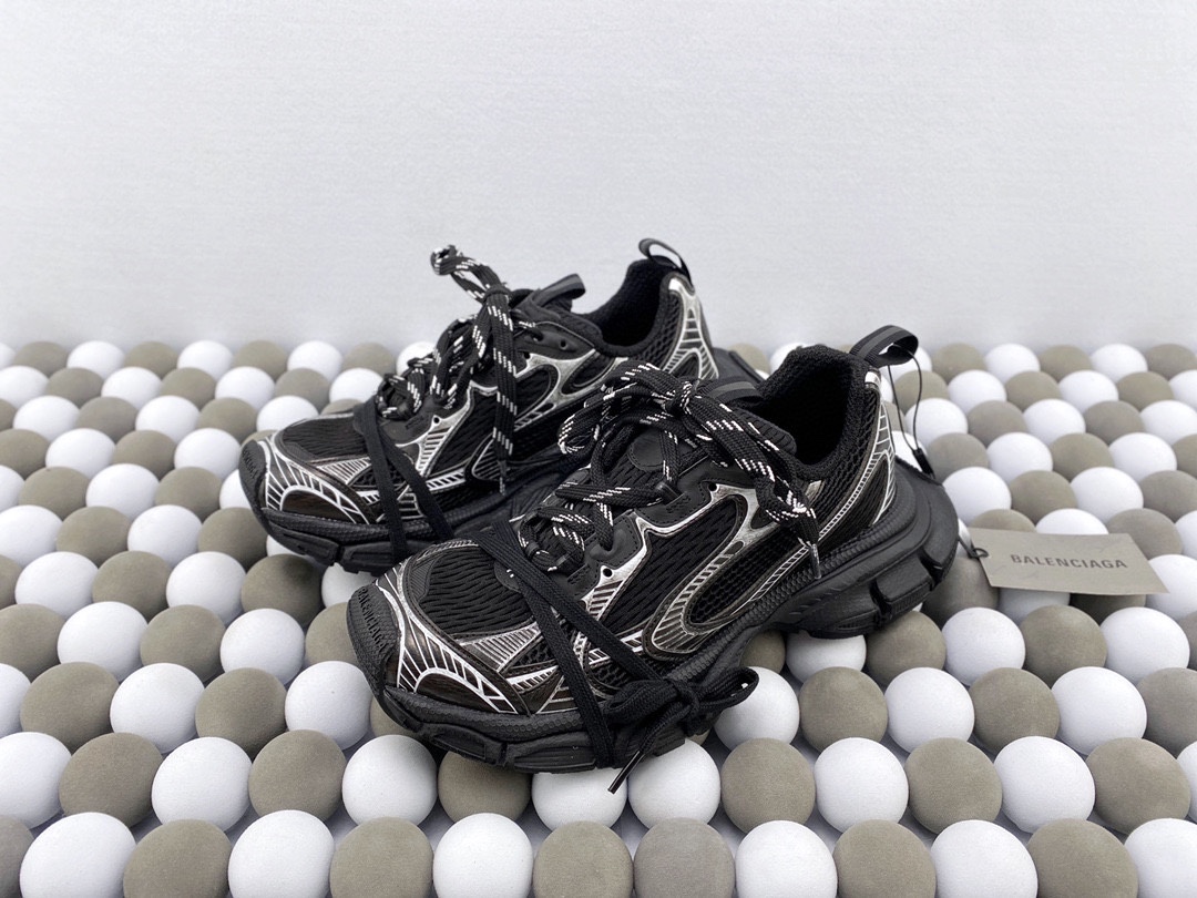 Balenciaga 3XL Distressed Retro Dad Sneakers in Black/Silver
