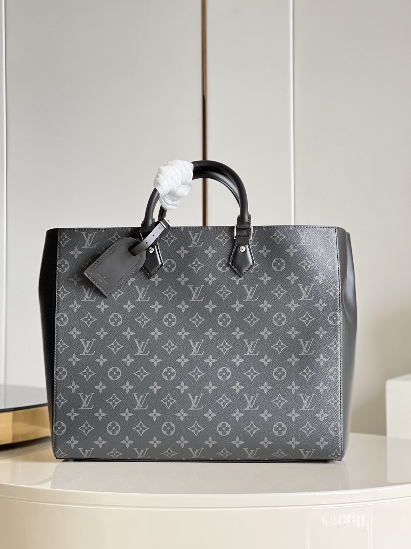 M30937 Weekend Tote NM