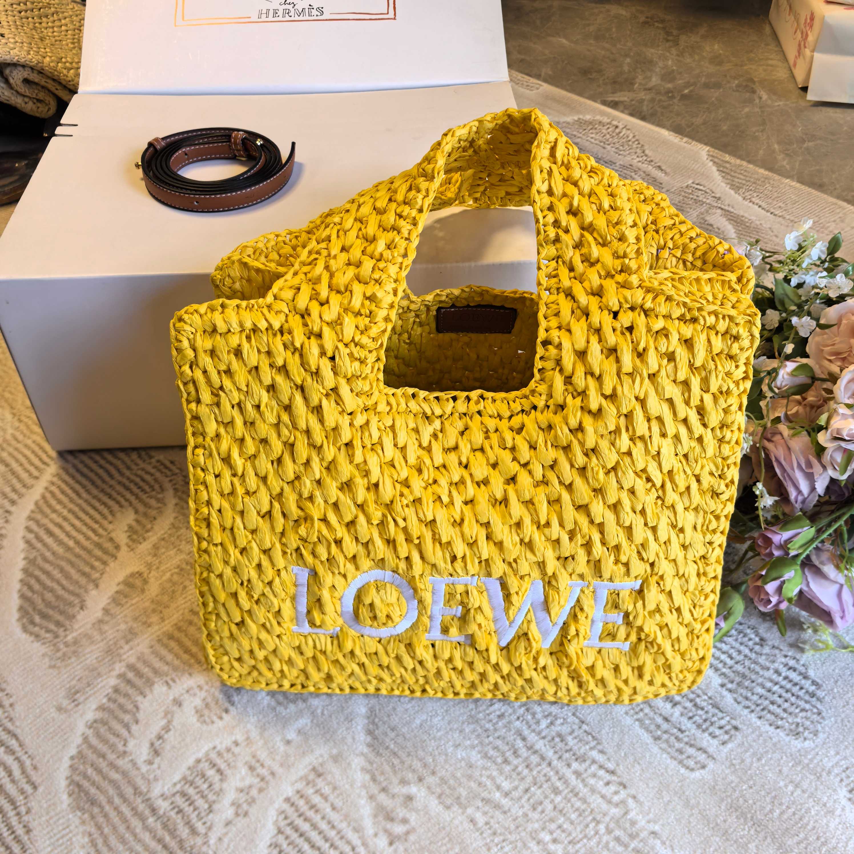 LOEWE Vegetable basket bag
