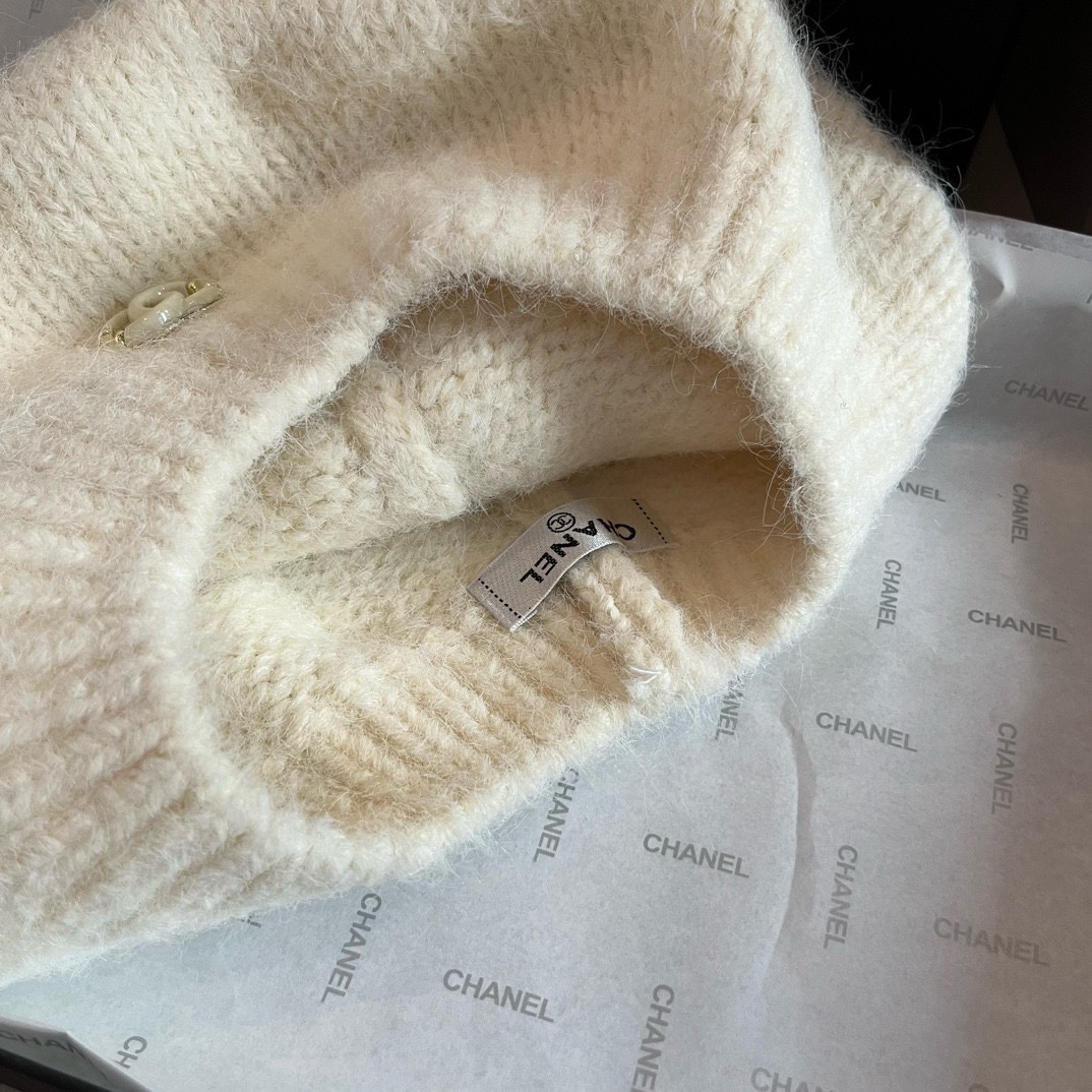 Chanel wool beret,