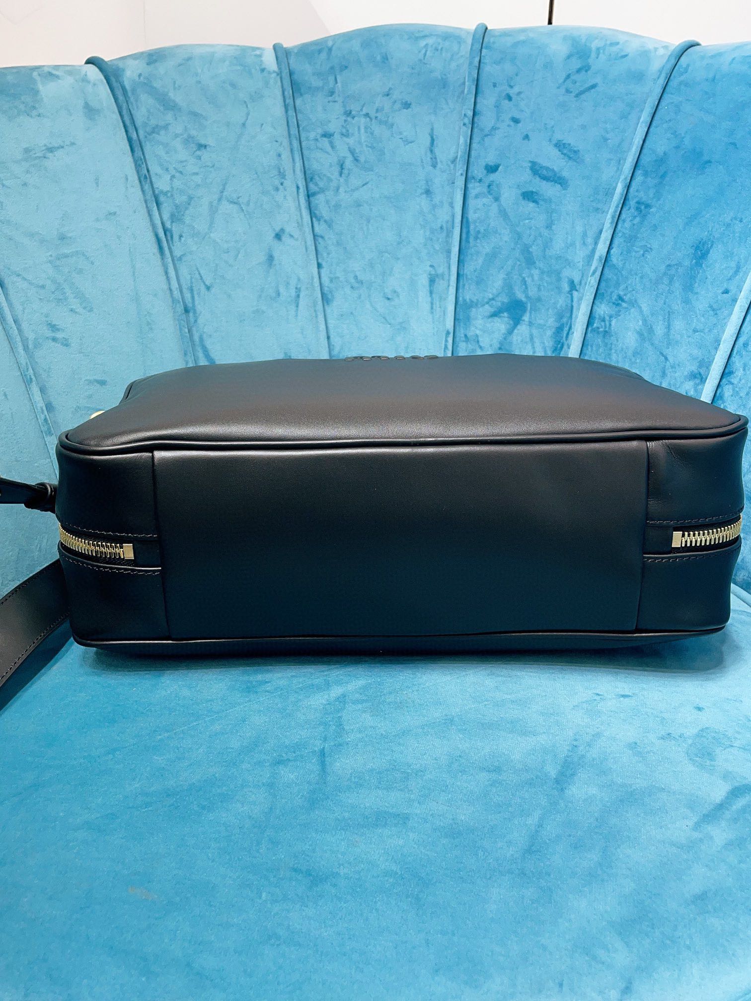 Miu Miu-Leather Beau bag-Black