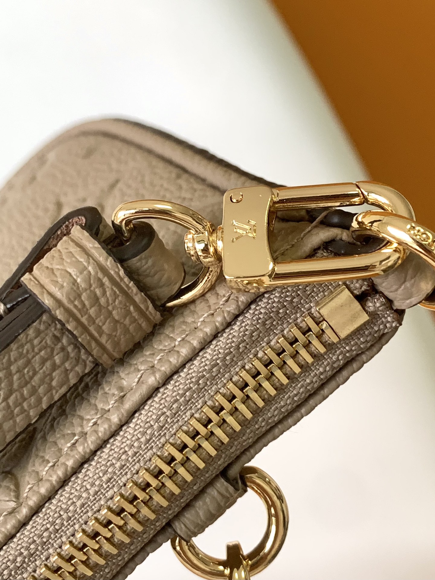 LV-M13614 Easy Pouch