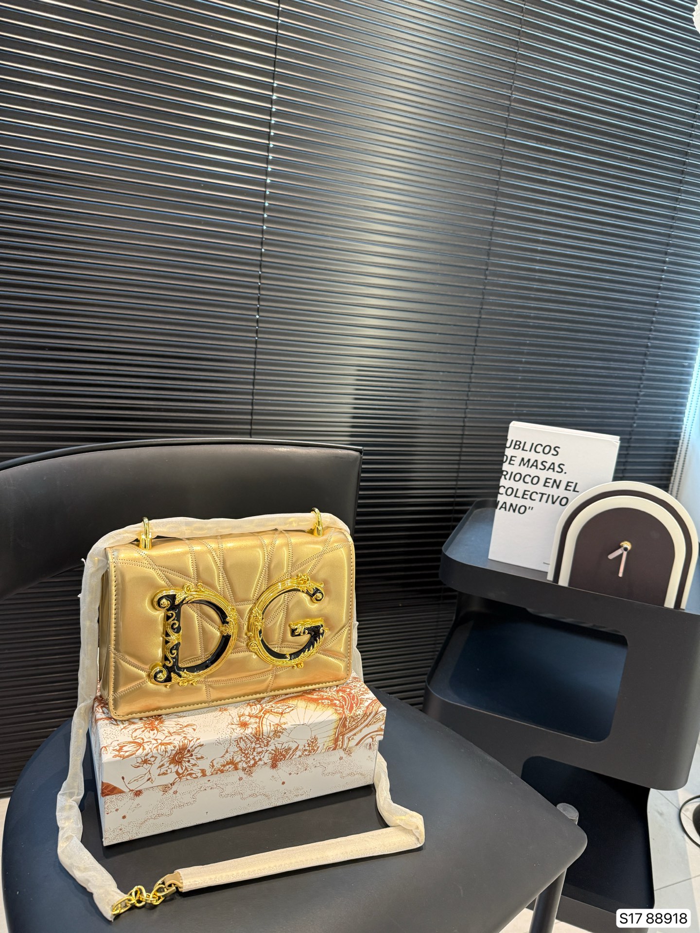 Dolce & Gabbana logo-plaque crossbody bag