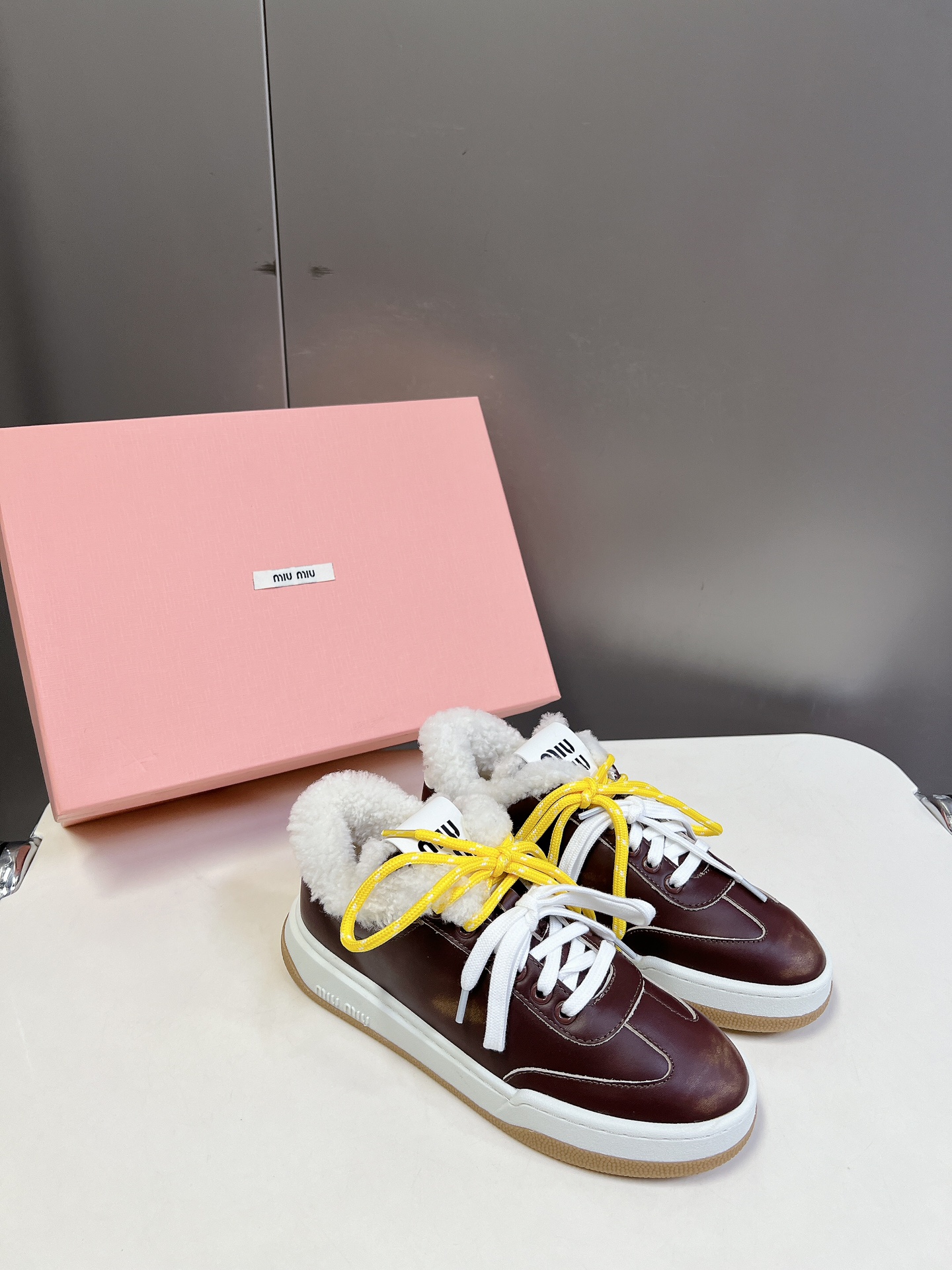 Top Version MIUMIU New American Retro Style Chunky Fuzzy Sneakers