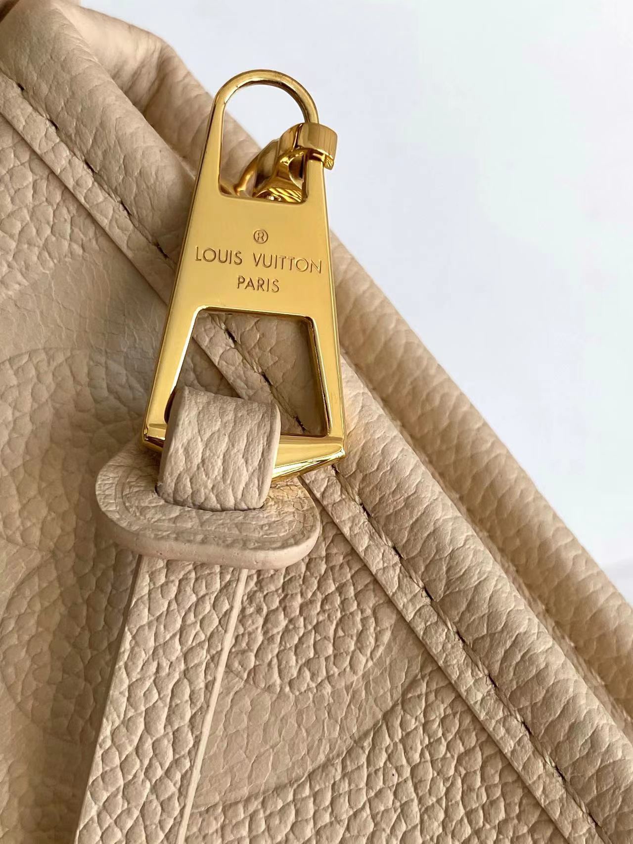 Louis Vuitton M14321 CarryAll PM Bag Sand