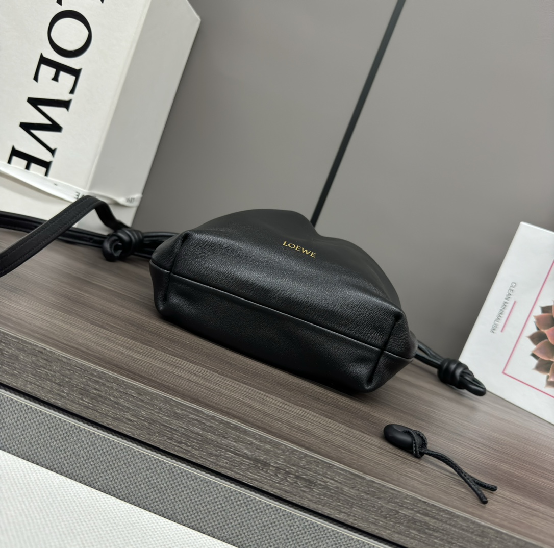 Loewe-Mini Flamenco clutch in nappa calfskin-Black