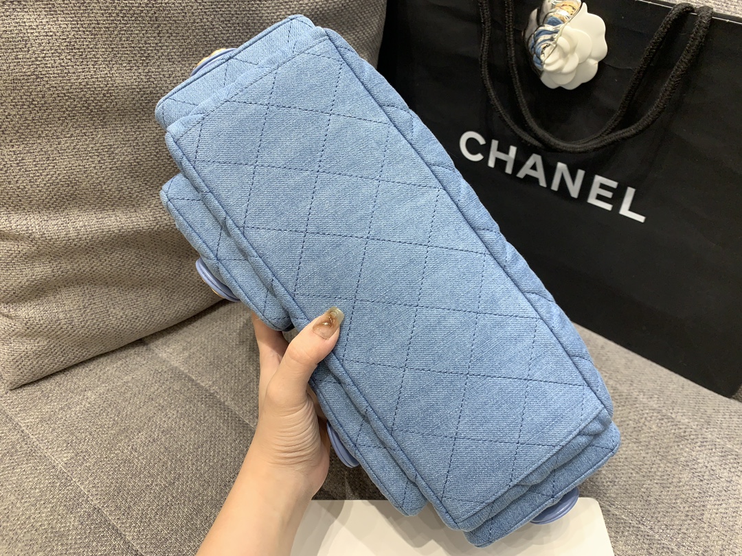 Chanel-2025-Denim Inspired Hobo Bag