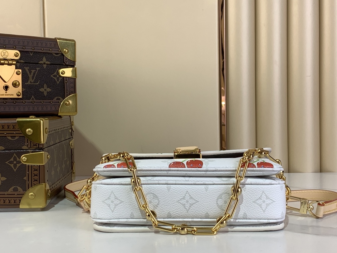 M14231 New LV x TM Pochette Métis East West