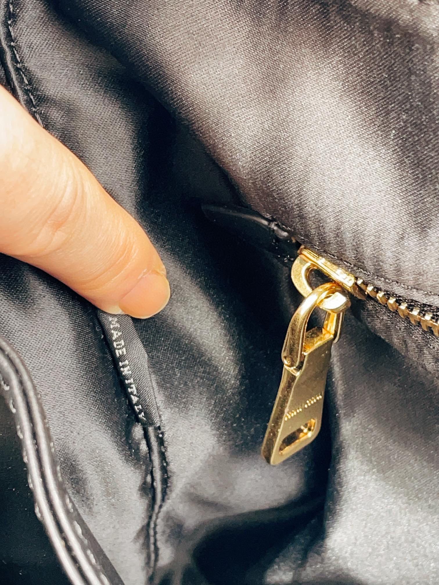 Miu Miu-Leather Beau bag-Black