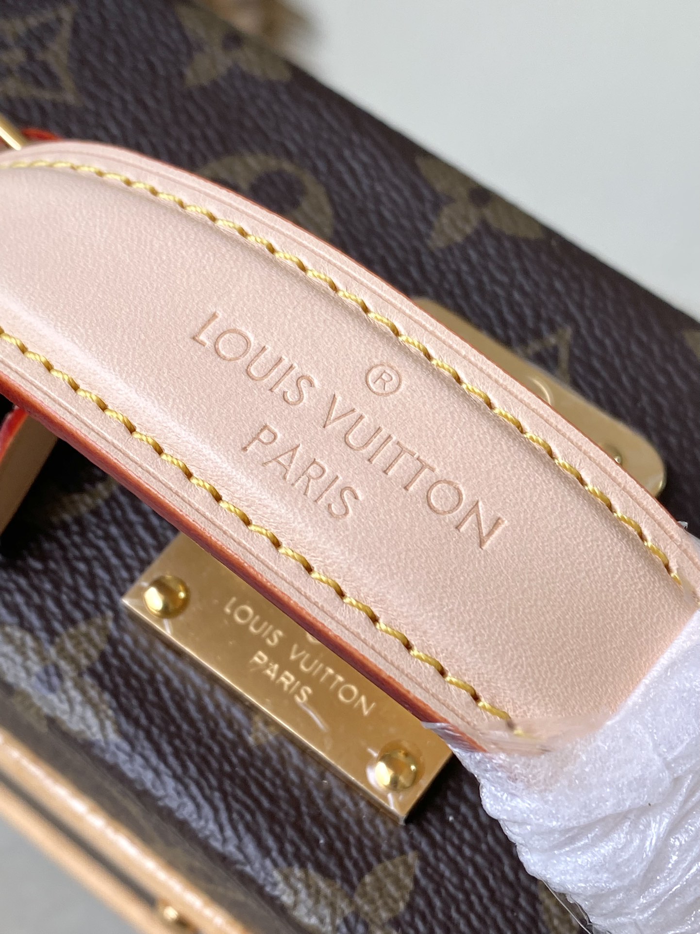 Louis Vuitton M11118 Handle Trunk Bag