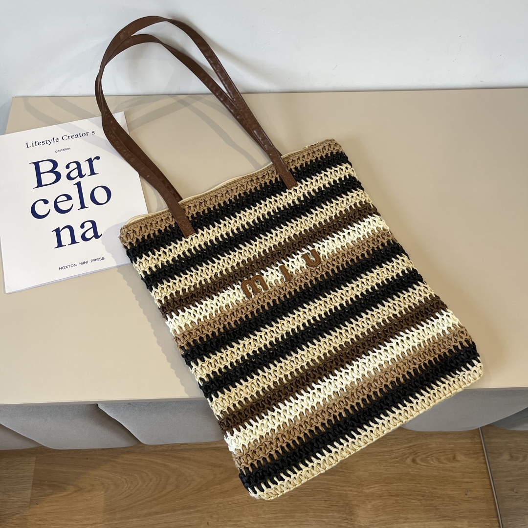 MIUMIU-Straw bag