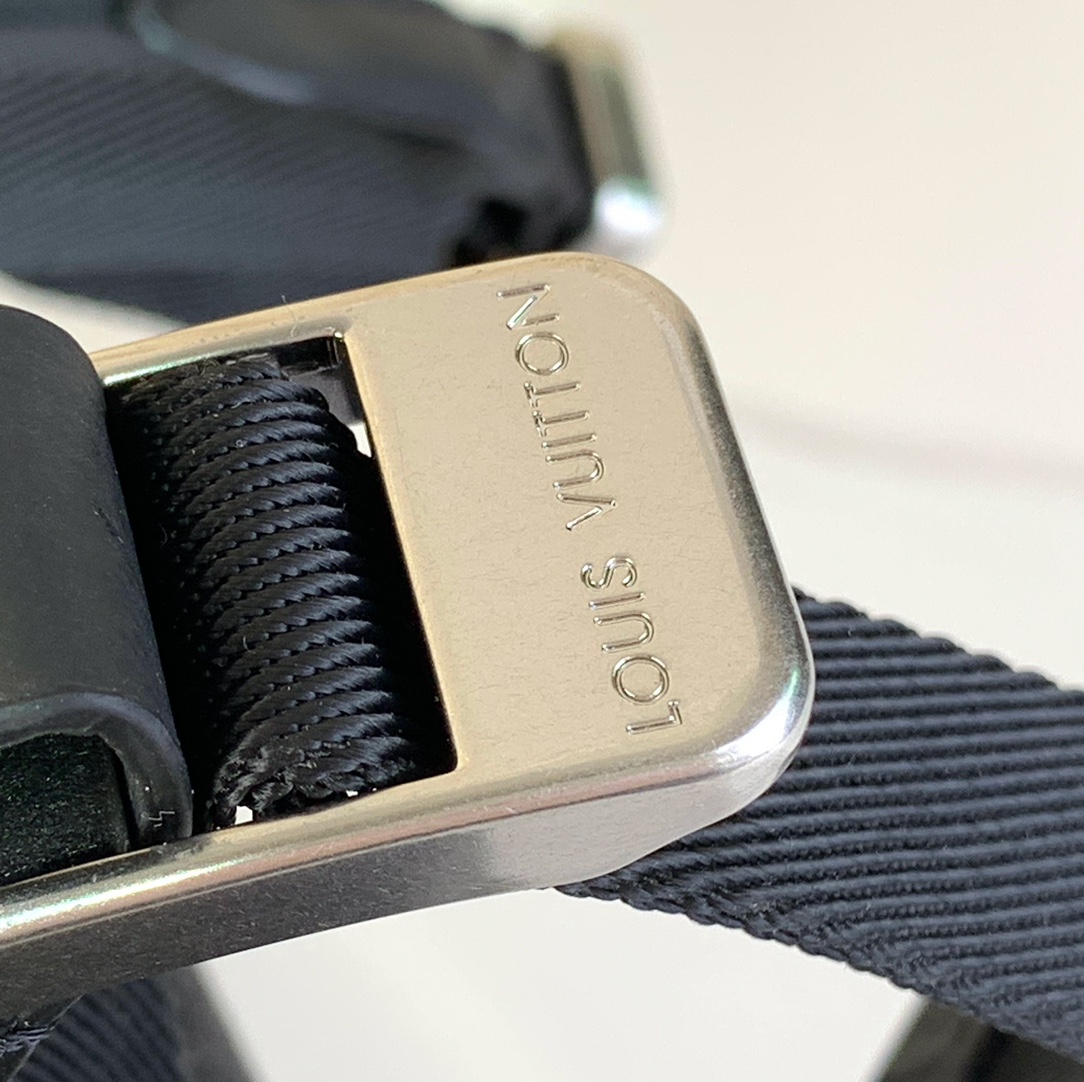 LV M14135 Montsouris Backpack