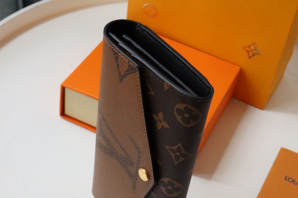 Louis Vuitton Autres Toiles Monogram M80726 Sarah Wallet