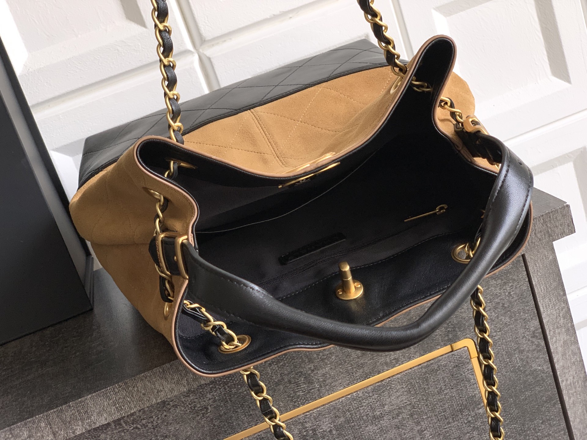 CHANEL Suede Calfskin, Shiny Lambskin & Gold-Tone Metal Beige & Black