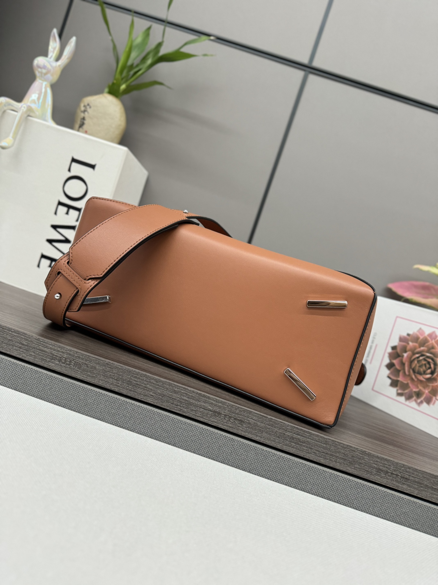 Medium Puzzle Edge bag in classic calfskin