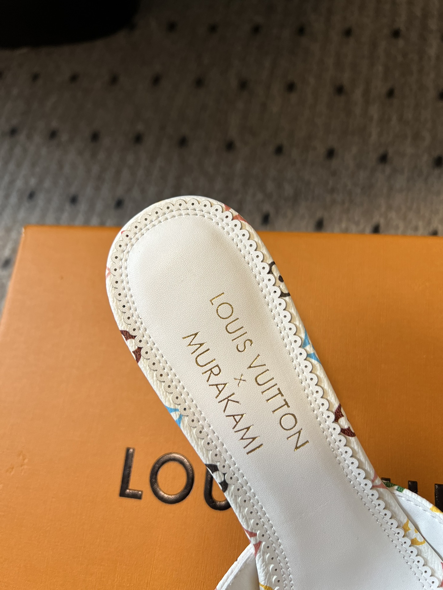 LV Spring and Summer New Flat Sandals