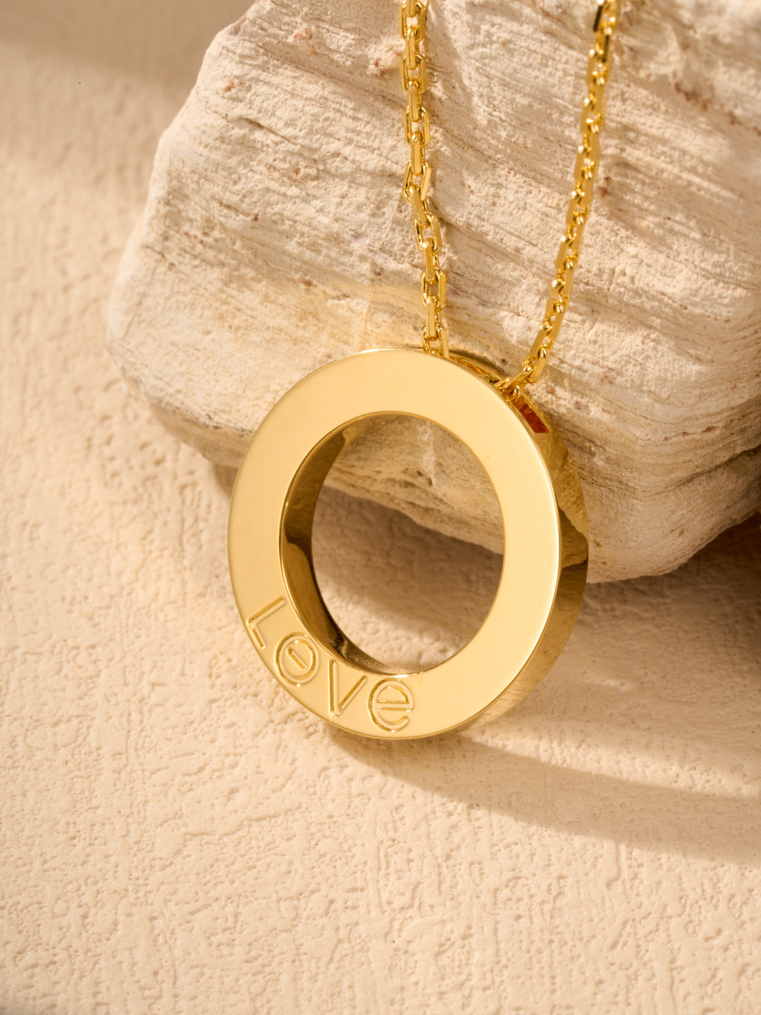 【Cartier】LOVE Three-Diamond Necklace