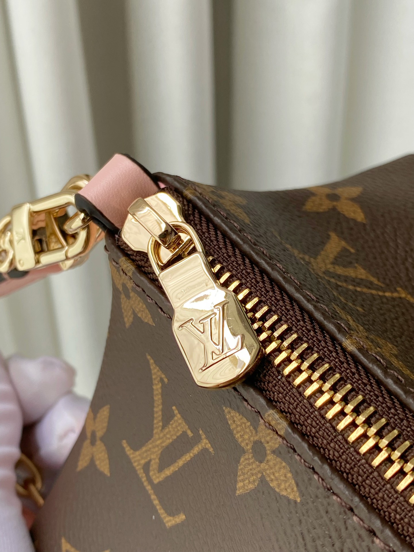 Louis Vuitton M11303 Bloom Pouch Rose Jasmin Pink