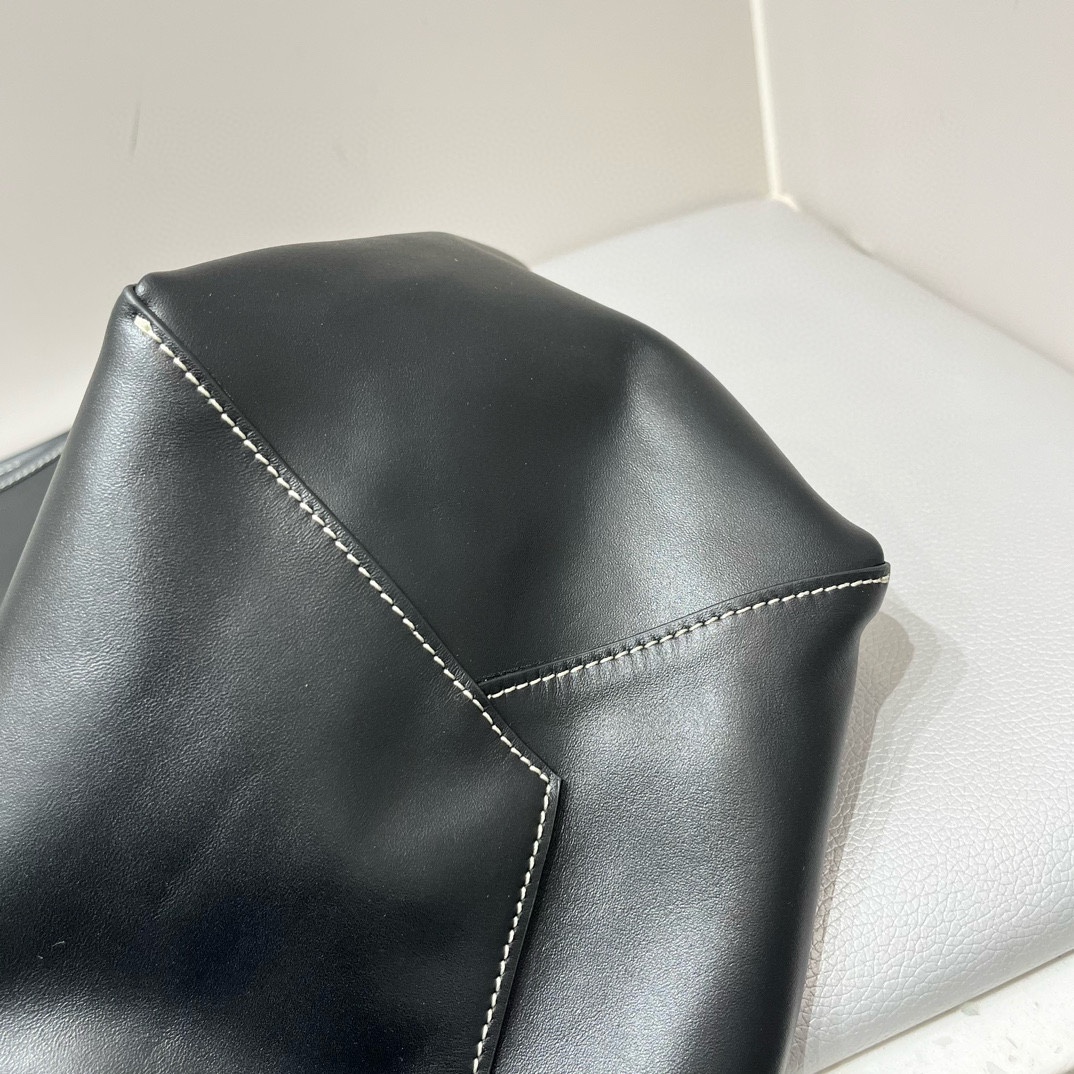 Miu Miu Ivy tote bag