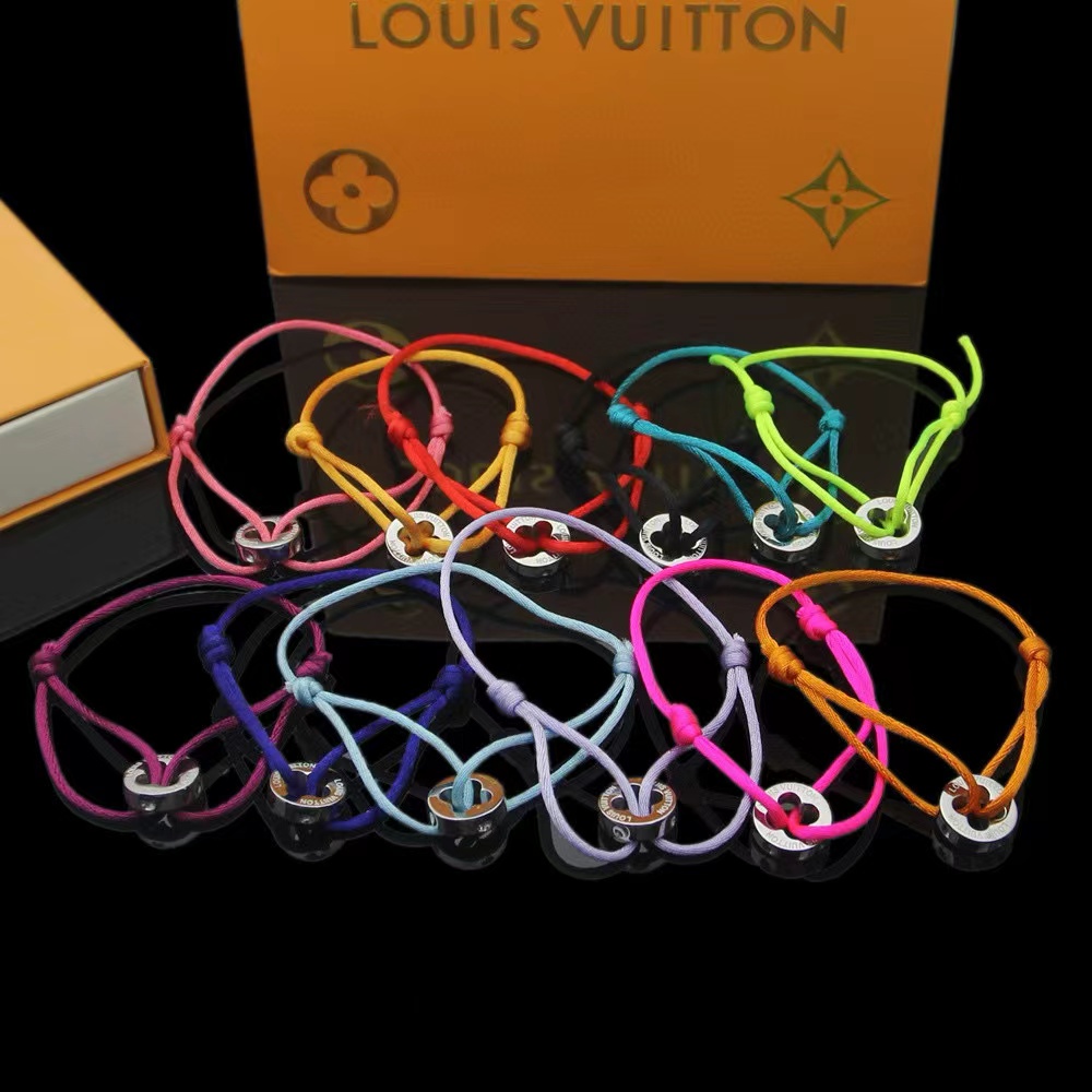 lV- bracelet.-pseudo gold