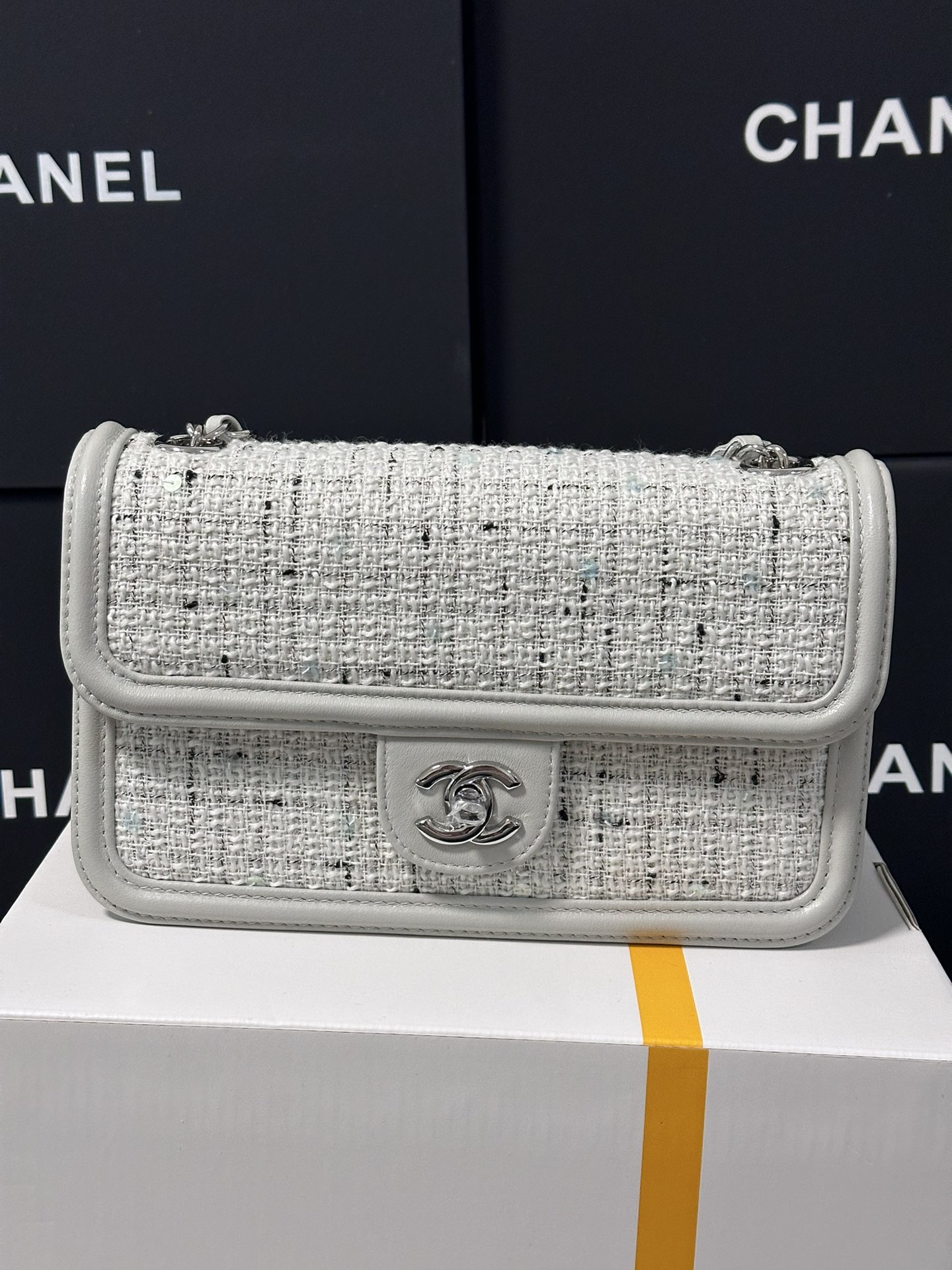 Chanel 25c small flag bag