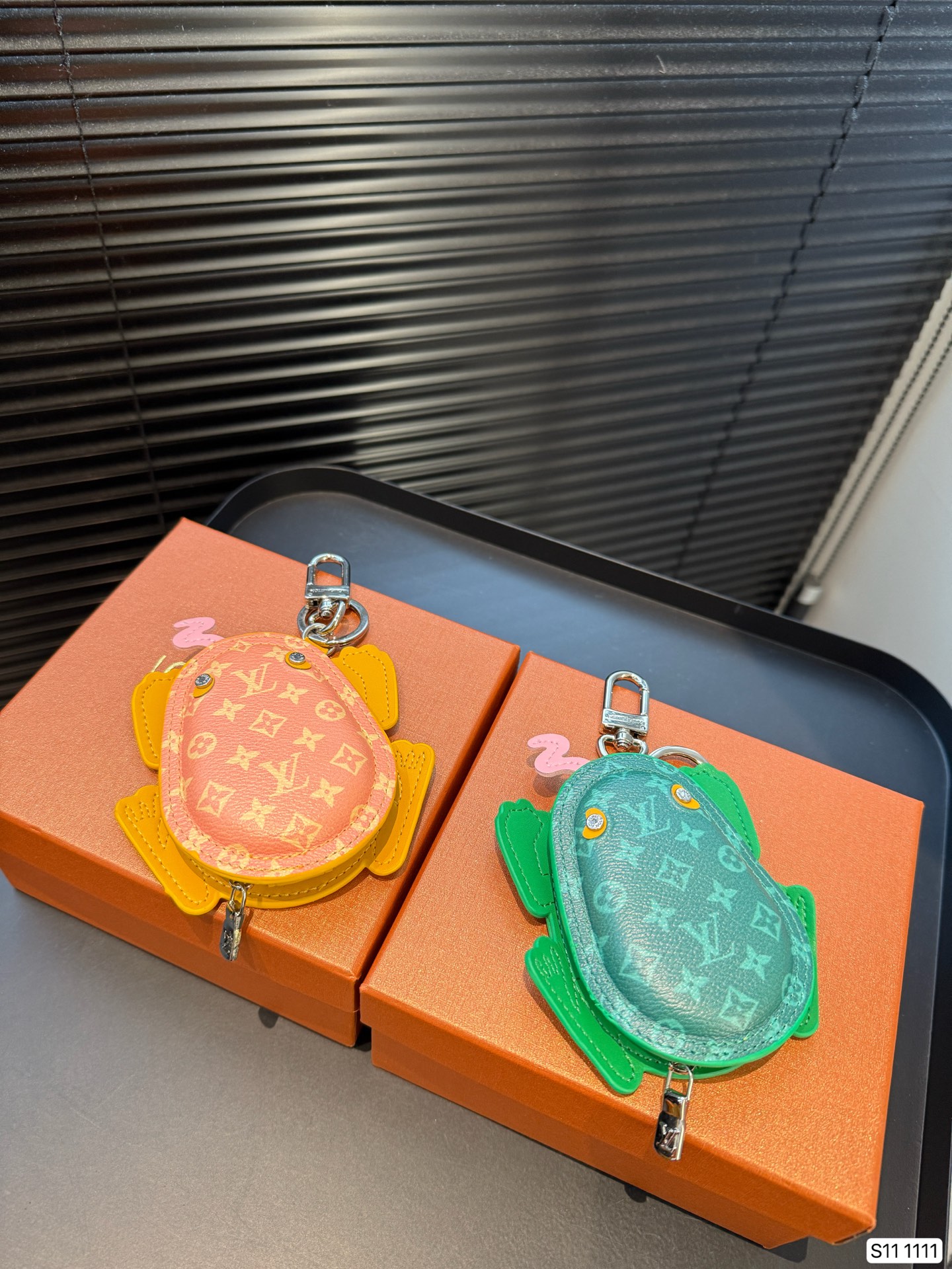 M02238 LV Frog Bag Charm