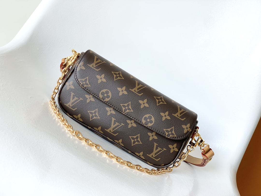 Louis Vuitton M81911 Wallet on Chain Ivy