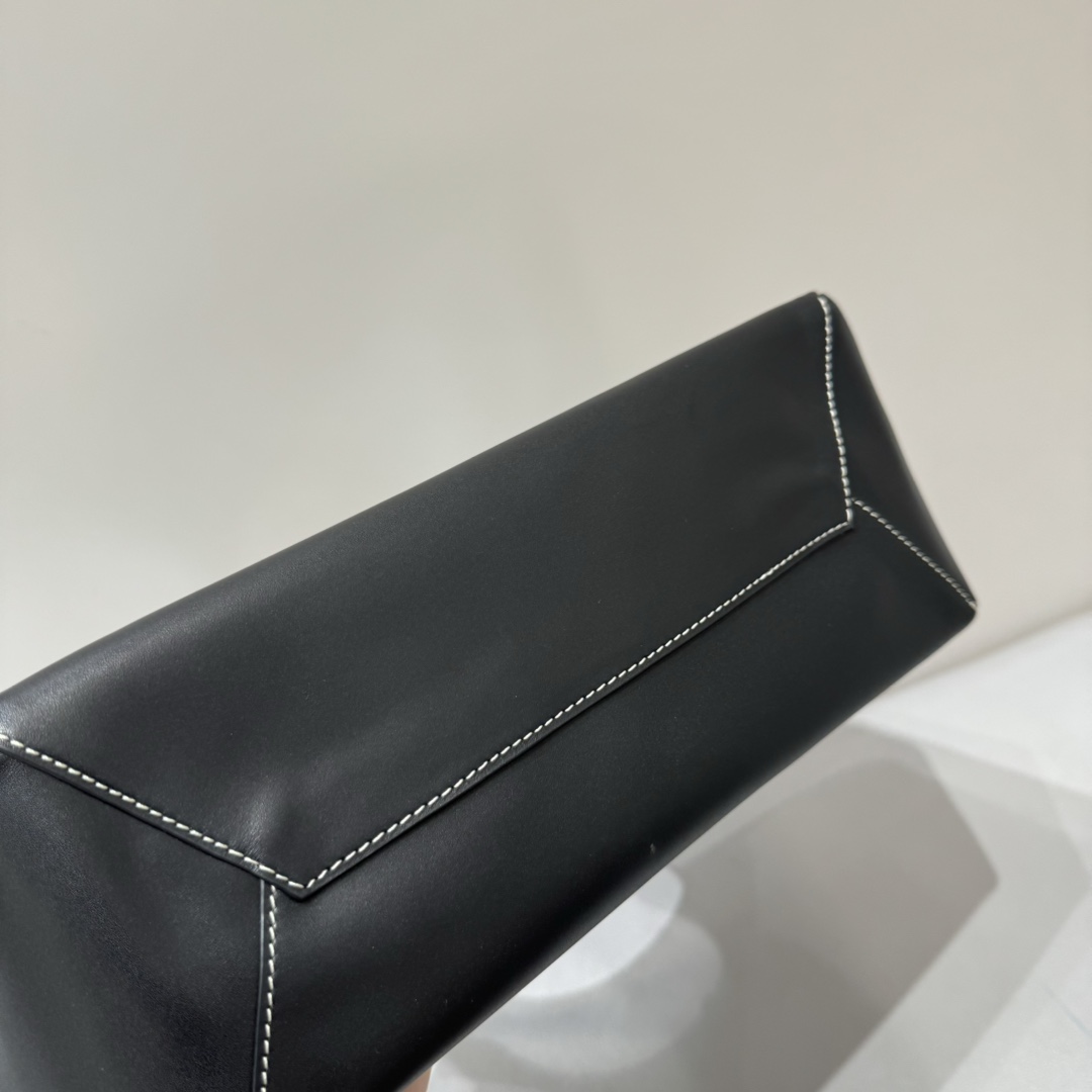 Miu Miu Ivy tote bag