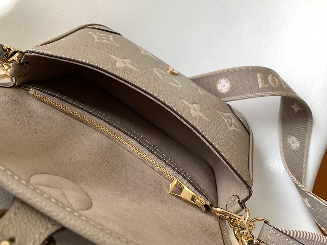 Louis Vuitton M46583 Diane Tourterelle Beige/Cream