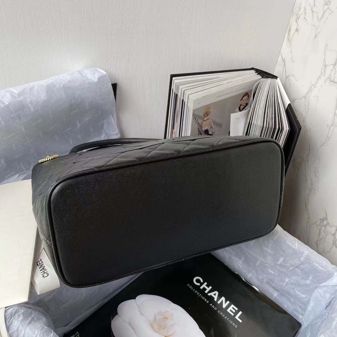 chanel Hilton bag-Black