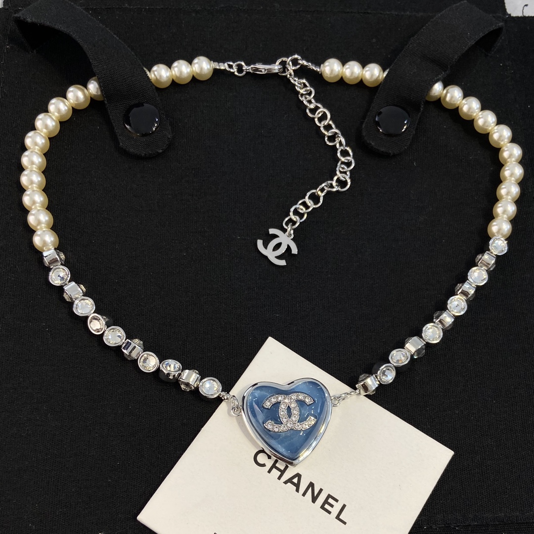 ChaneL Heart Necklace