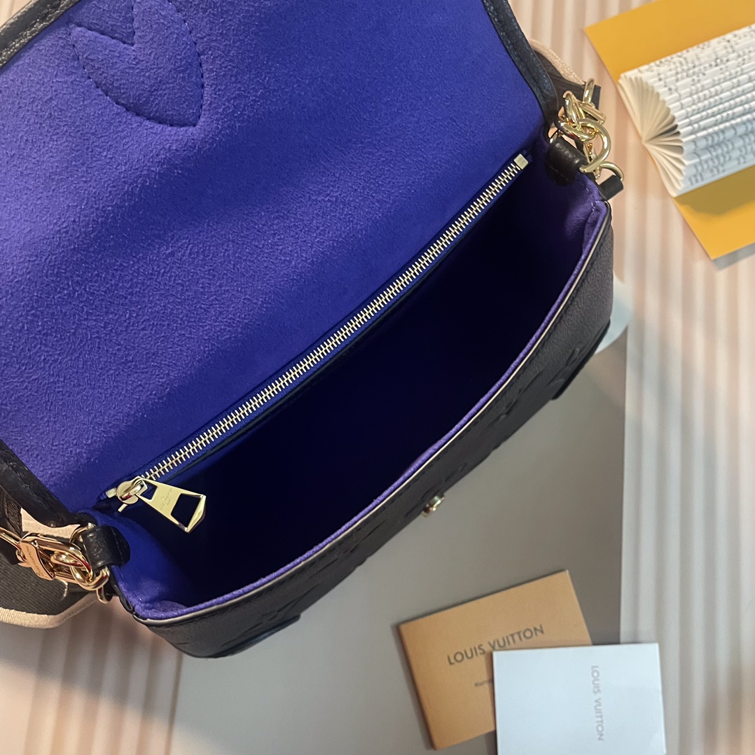 Louis Vuitton M46386 Diane Black