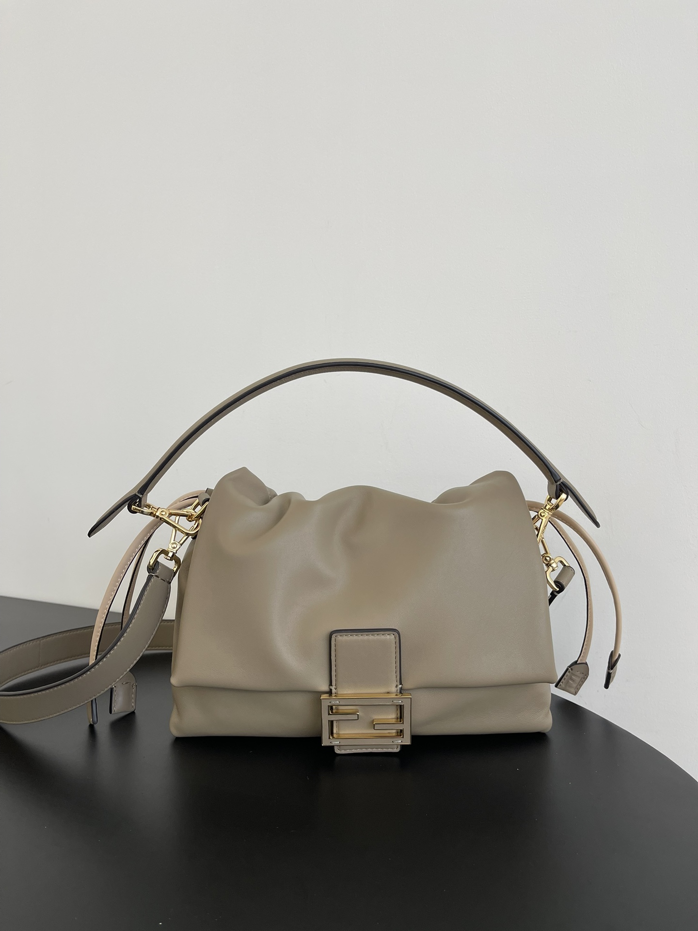 Fendi-Mamma Baguette - Dove Grey