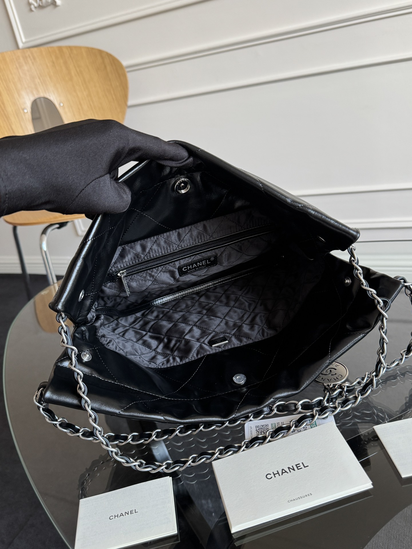 CHANEL 22 Handbag