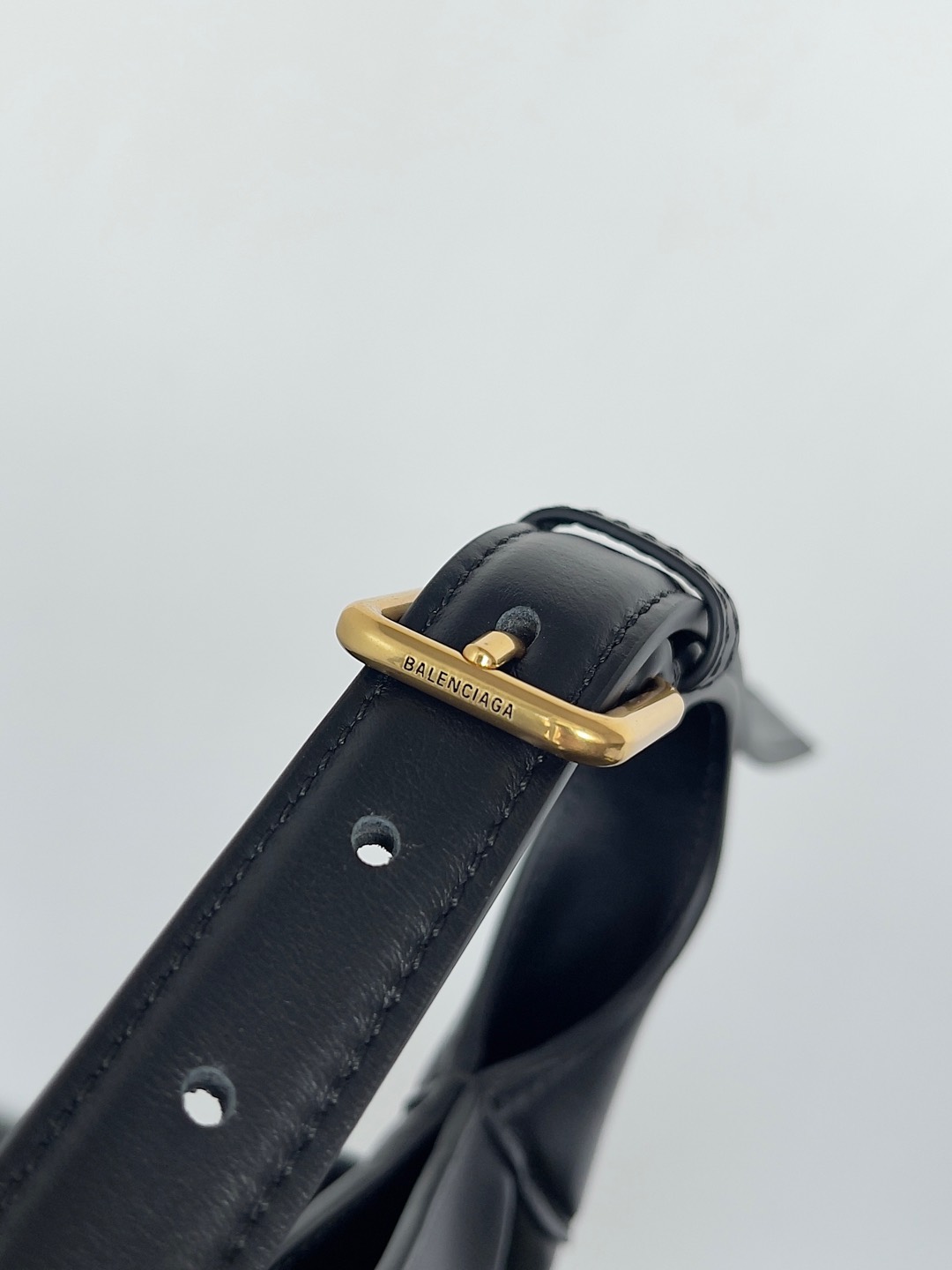 𝐁𝐚𝐥𝐞𝐧𝐜𝐢𝐚𝐠𝐚 𝐁𝐞𝐥 𝐀𝐢𝐫 𝐇𝐨𝐛𝐨