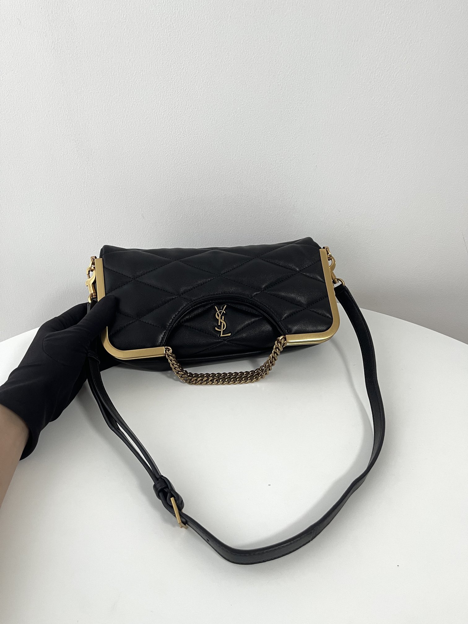 Bolsa Yves Saint Laurent LE87