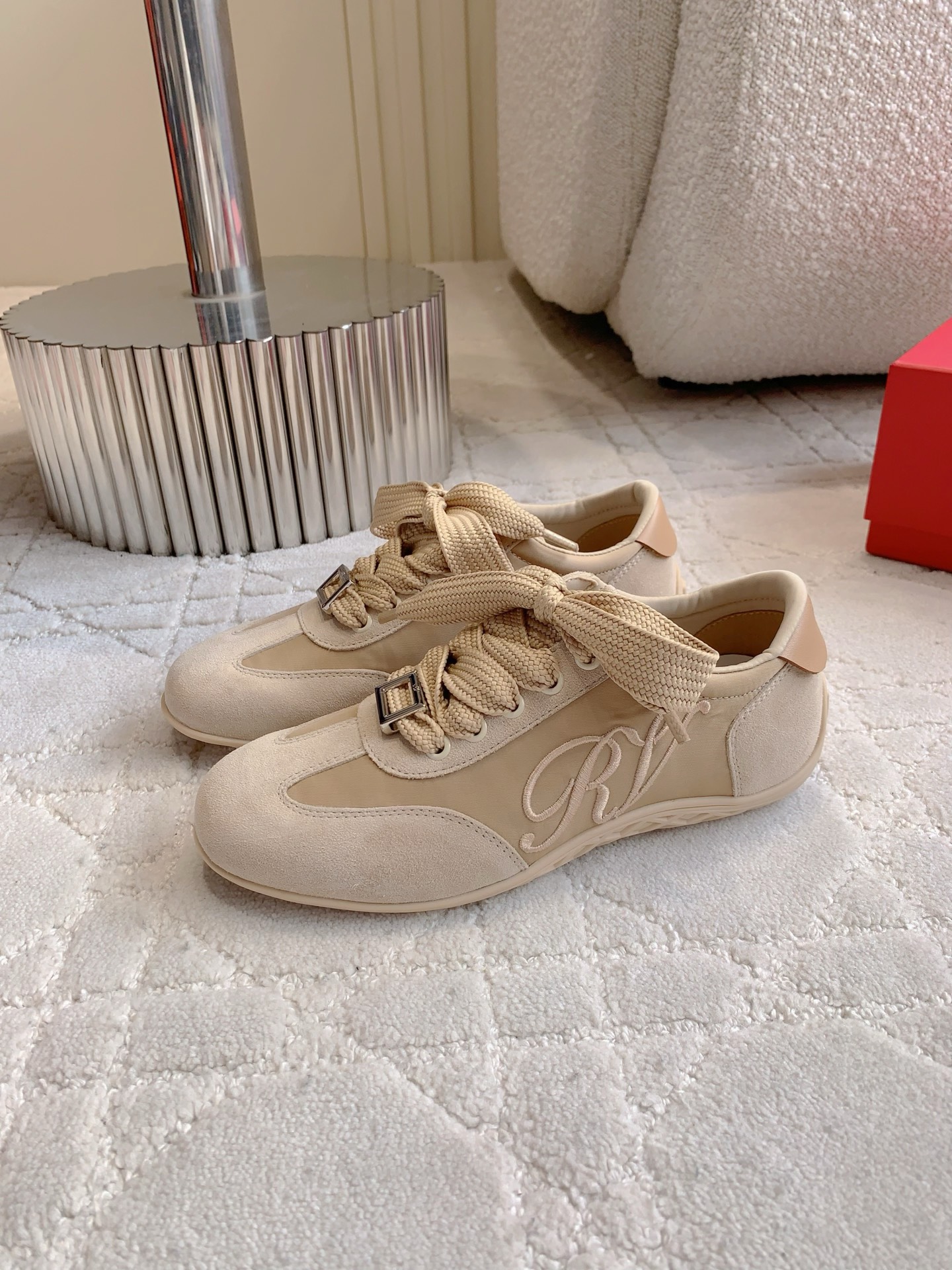 Roger vivier Low Sneakers in suede Beige