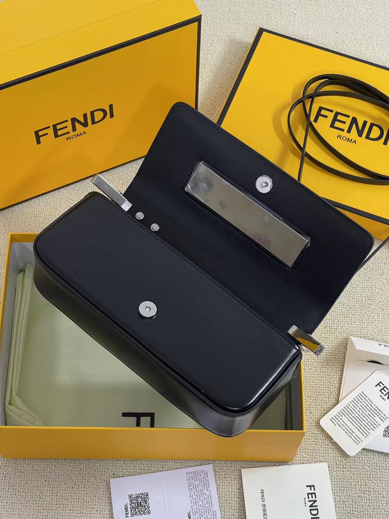 FENDI-First Sight clutch-Black