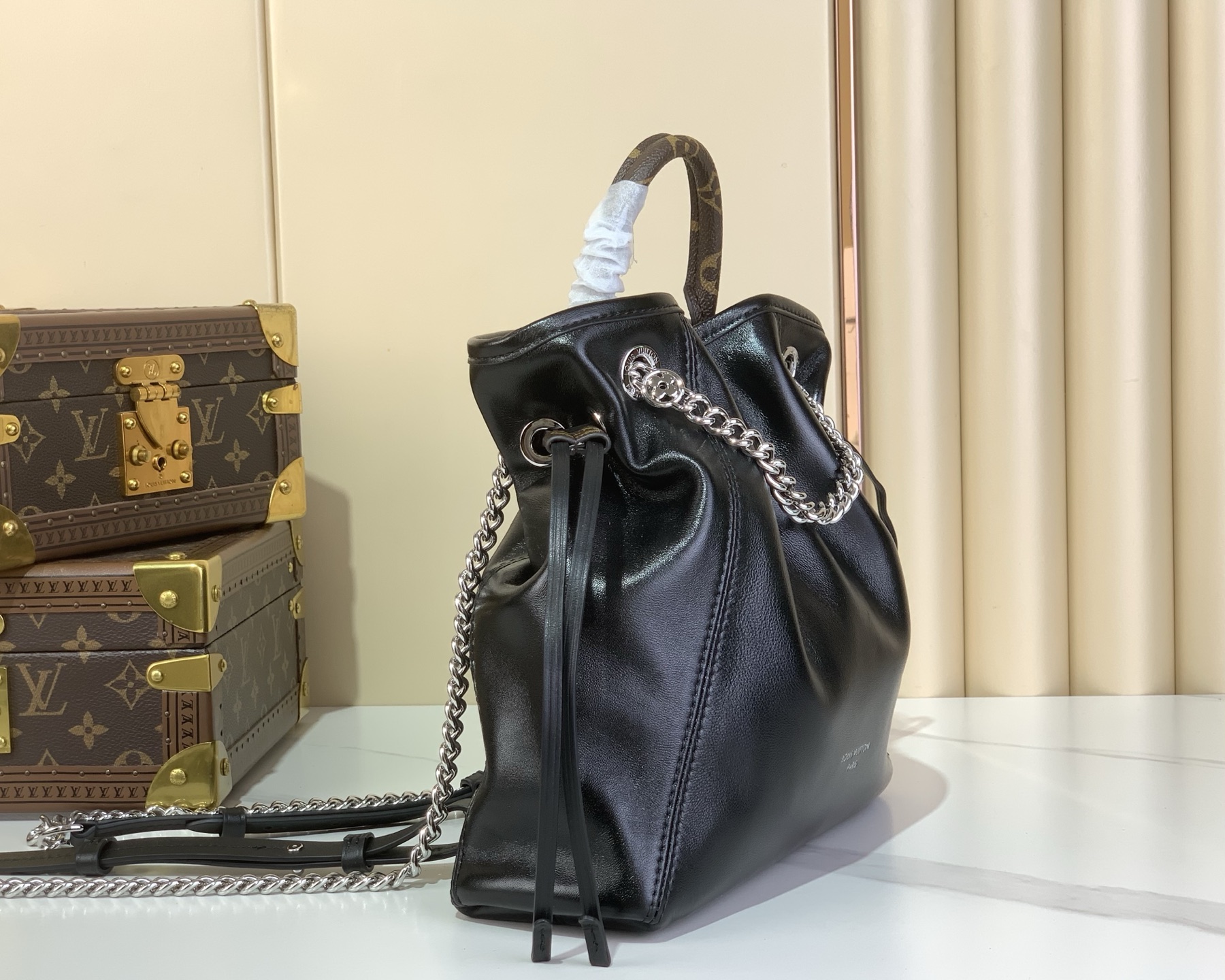 LV M25522 Off Duty Backpack Vibe