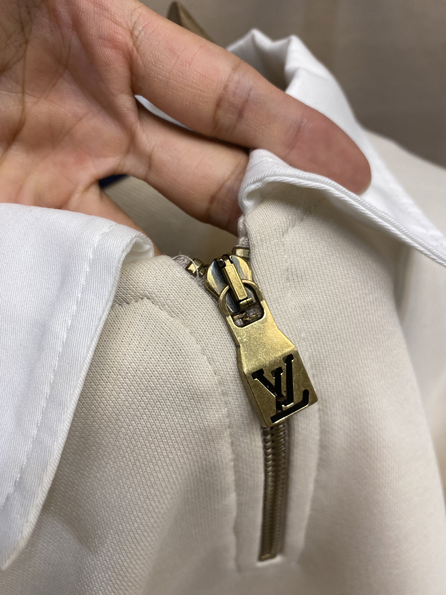 LV 1AHW32 Embellished Half Zip Sweatshirt