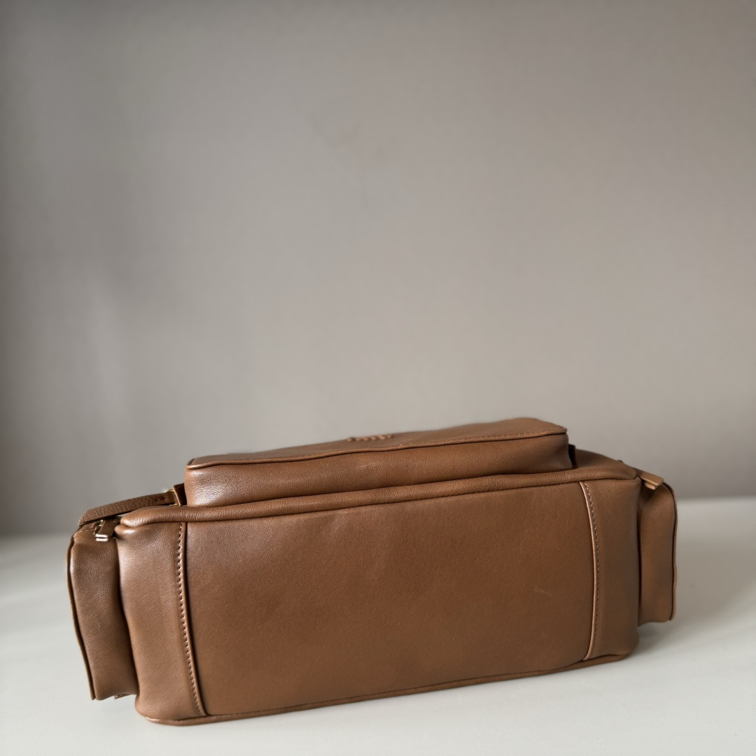 MIUMIU-Pocket washed nappa leather bag