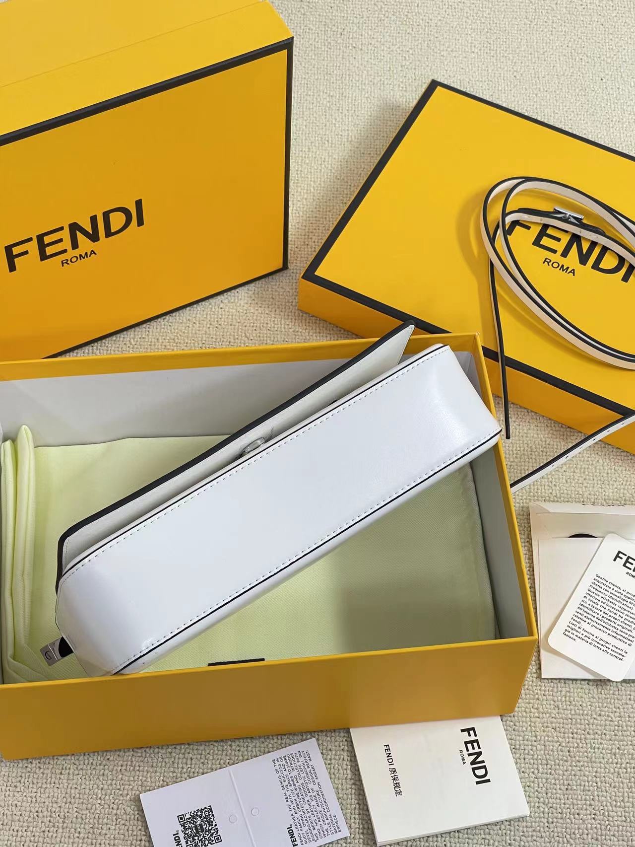 FENDI-First Sight clutch-White
